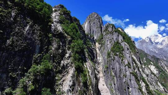 航拍四川甘孜磨西镇燕子沟爱德嘉峰雪山风光