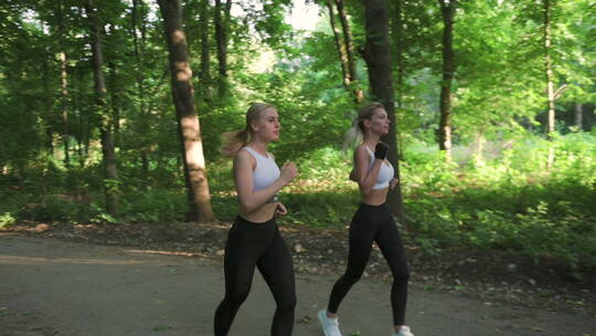 跑步的女人视频素材模板下载