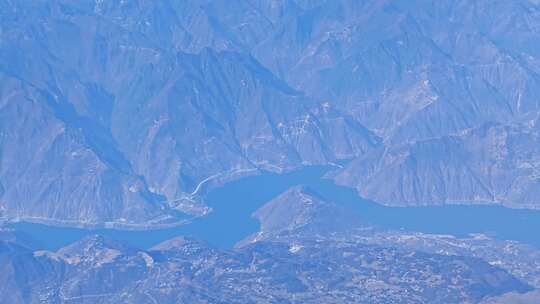 客机航拍山峦雪山河流地貌01