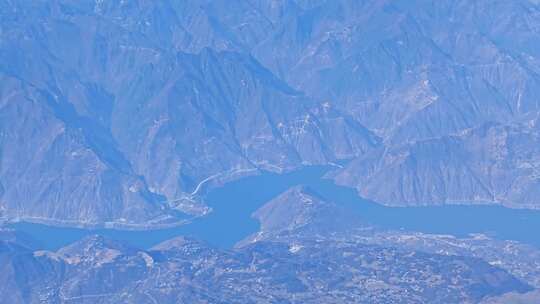 客机航拍山峦雪山河流地貌01