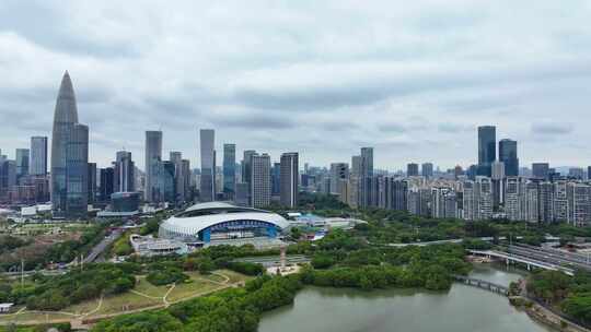 多云阴天的深圳湾城市景观航拍