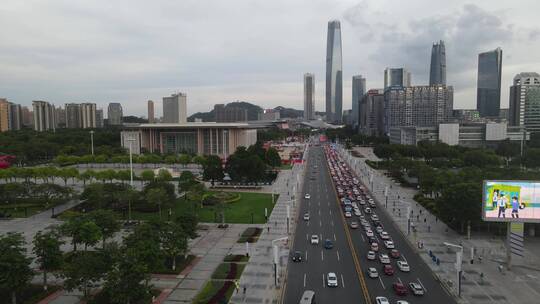 下班高峰的城市道路