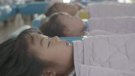 唯美贵族学校幼儿园学生孩子睡午觉宝宝甜美