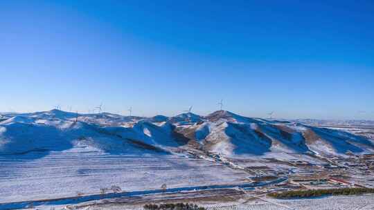 冬季内蒙古乌兰布统蓝天白云雪景