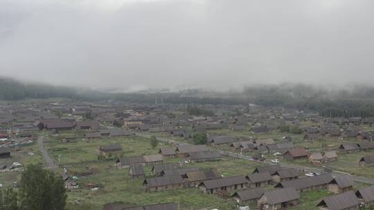 新疆禾木航拍道路村庄