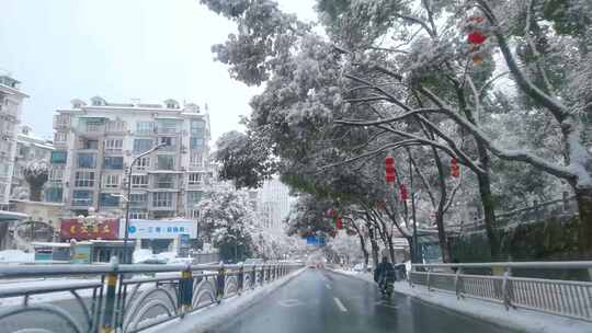 手机4K摄宜昌伍家岗街道雪景2