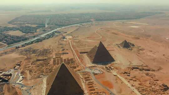 航拍埃及金字塔沙漠景观