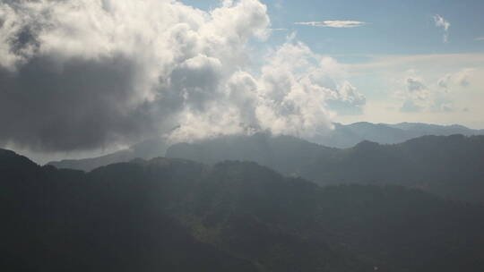 连绵群山