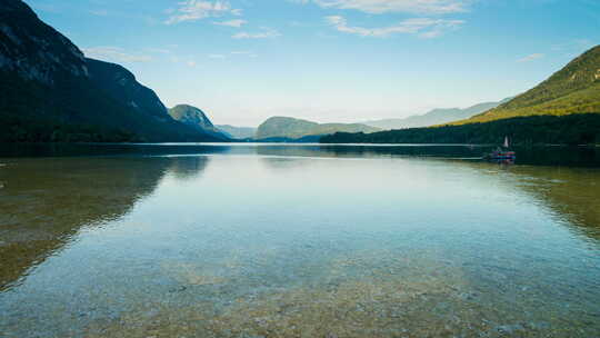 Bohinj湖上的船