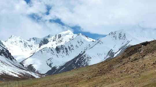 帕米尔高原的雪山视频素材模板下载