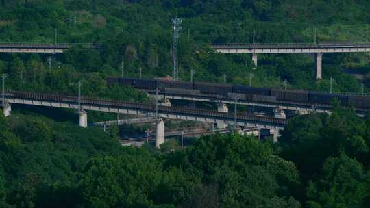 城市交通高架桥动车高铁