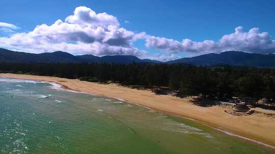 航拍三亚后海皇后湾冲浪及海棠湾海岛海浪