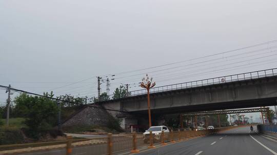 疫情城市街道交通人流马路公路