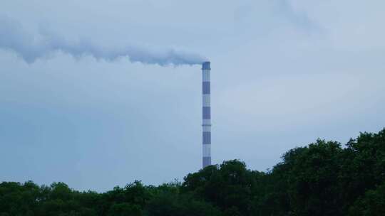 工厂烟囱冒烟环境污染