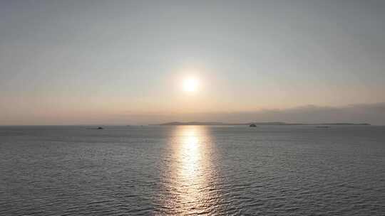 大海航拍海面日出风光飞向大海天空海洋风景视频素材模板下载