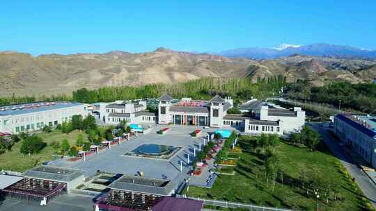 新疆是个好地方天山天池景区大门