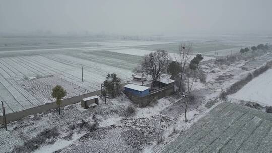 农村雪景航拍下雪