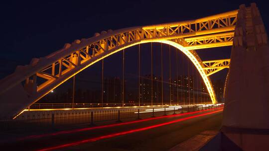 浑河长青桥中山广场雕像群夜景灯光和车流