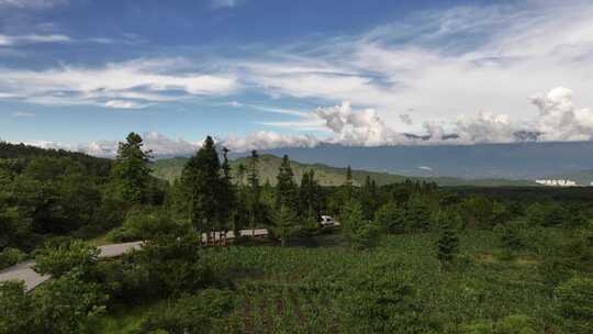 腾冲火山地热公园公路航拍