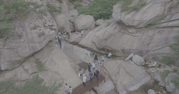 航拍山东省烟台市昆嵛山无染寺景区戏水游客