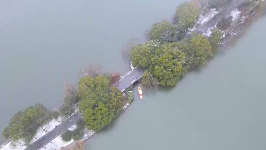 航拍雪中杭州西湖-望山桥