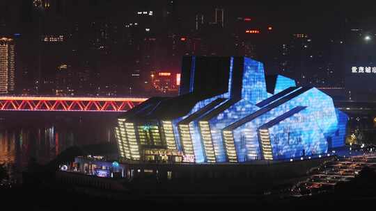 重庆夜晚繁华的江面建筑视频素材模板下载