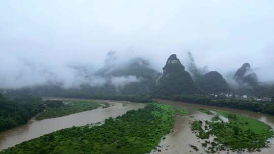 广西桂林烟雨漓江水墨画