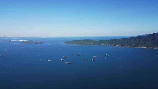 山水相依的海岛风光全景