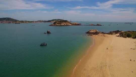 航拍平潭岛全景大嵩岛海岛海浪碧海蓝天沙滩