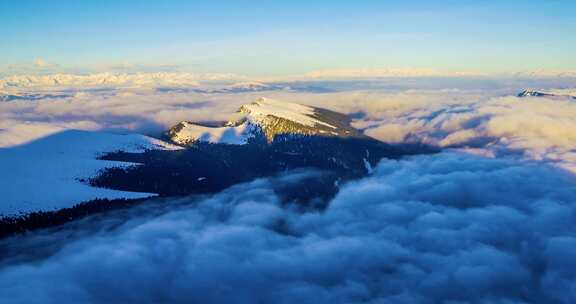 清晨云海日出云层山顶山林山峰云雾缭绕风景