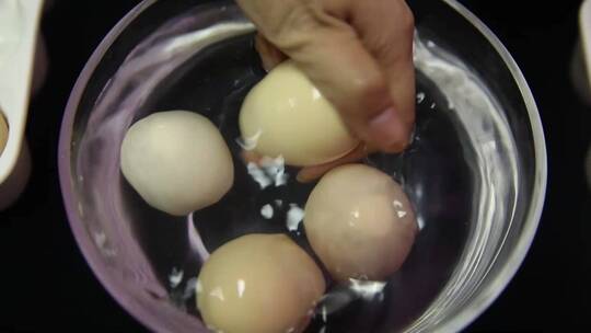 【镜头合集】清洁鸡蛋表面  (2)