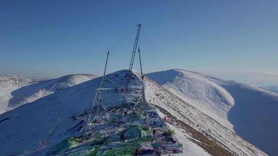 4K西藏5200雪山顶特高压立塔建设01