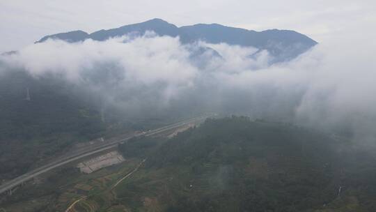 航拍乡间雨雾云雾山野山峰风景大景