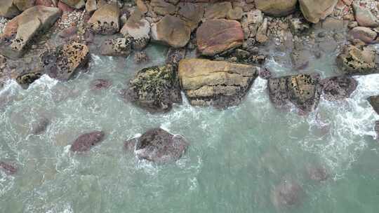 大海海浪礁石波浪航拍