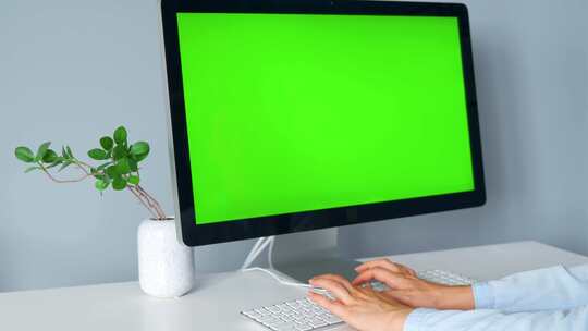 电脑 打字 使用带空白显示色度键的电脑视频素材模板下载