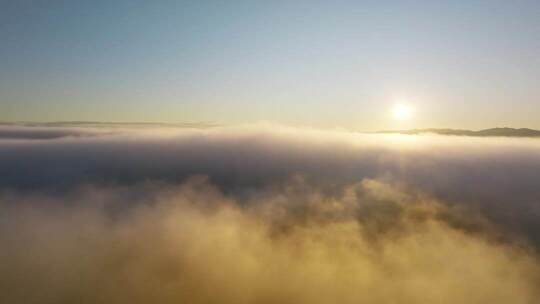 云海之上的日出景象