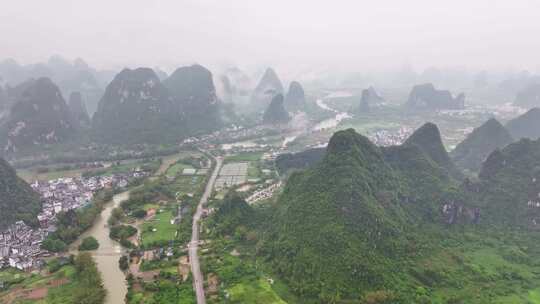 桂林山水阳朔遇龙河鸟瞰图群山云海云雾