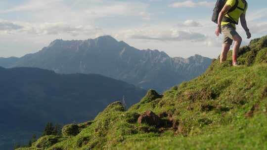 徒步旅行，人，山，山