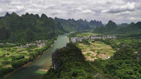 广西桂林阳草坪乡朔漓江冠岩航拍自然风光