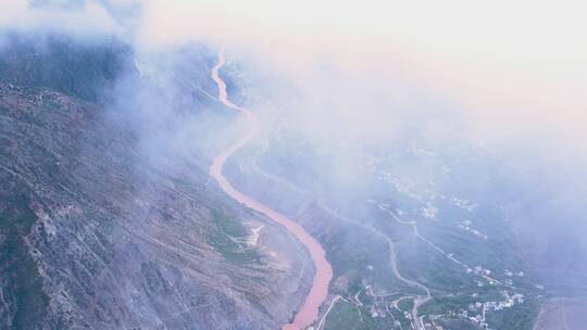 大奇壮观自然山河穿云航拍视频