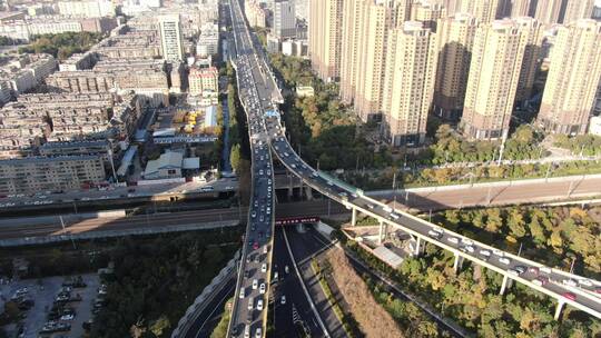 航拍城市拥堵交通车辆行驶高架桥视频素材模板下载