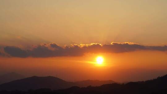 太阳下山延时夕阳山峰日落山脉傍晚夜幕降临