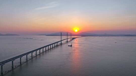 航拍珠海金湾高栏港大桥日落晚霞4k