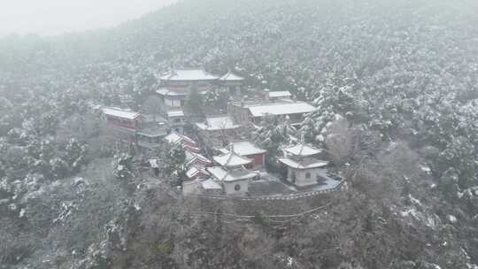 龙门石窟香山寺雪景