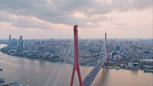 航拍上海杨浦大桥日落车流