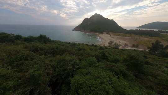 穿越机航拍4K海南三亚大海沙滩海边风景