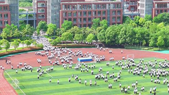 学校大课间做操操场航拍