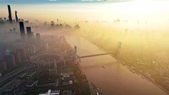 南浦大桥 陆家嘴 黄浦江 上海城市日出 晨雾