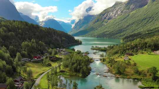 挪威，山脉，美丽的风景，北极河，无人机飞行