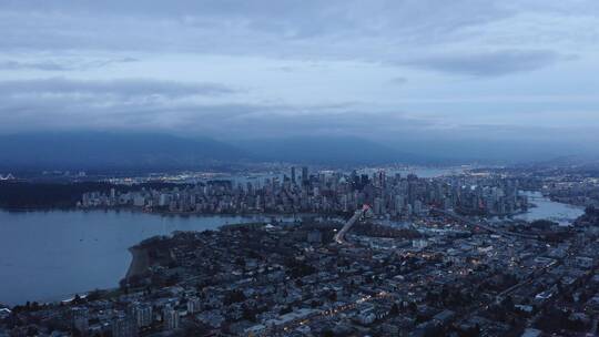 从高空俯瞰温哥华城市